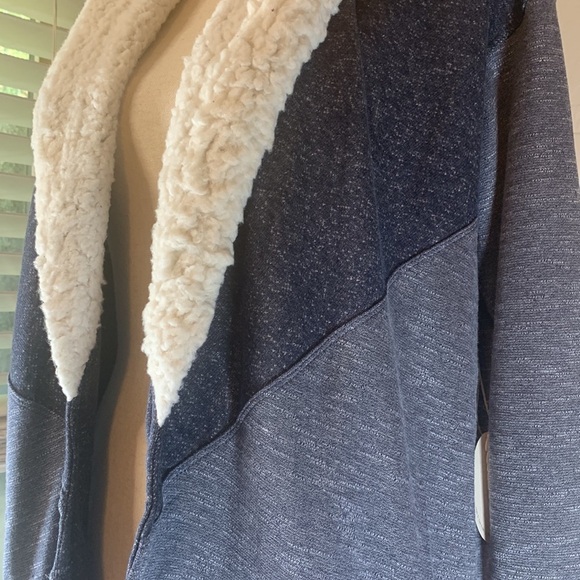 Hummingbird Long Sleeve Navy Cardigan Fuzzy Collar - Navy Blue - Patchwork - Picture 3 of 12